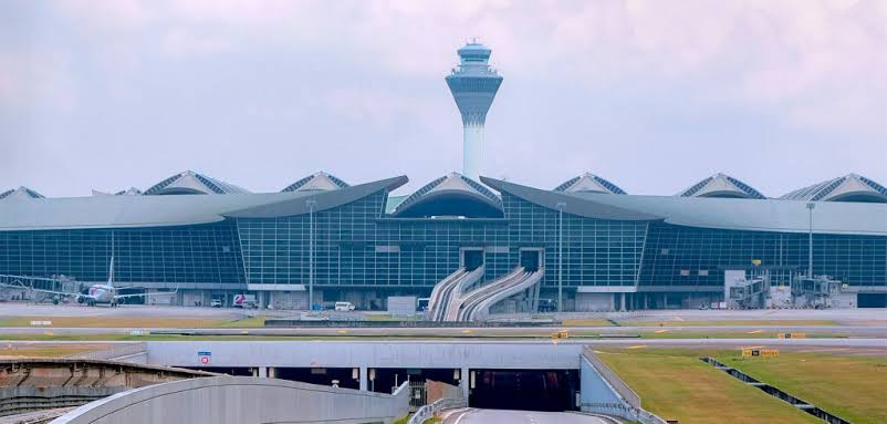 Review sân bay Kuala Lumpur: Long Thành có thể thay đổi cuộc chơi hàng không Đông Nam Á?